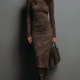 Marcelle Luxe™ | Vestido Midi de Cuello Alto en Ante