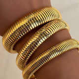 Zora - Pulsera con ranuras