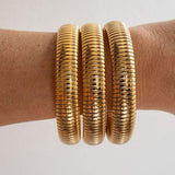 Zora - Pulsera con ranuras