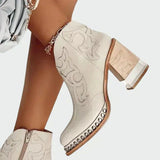Stanislava - Botas de cuero bordadas