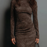 Marcelle Luxe™ | Vestido Midi de Cuello Alto en Ante