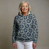 Emma - Camiseta clásica con capucha