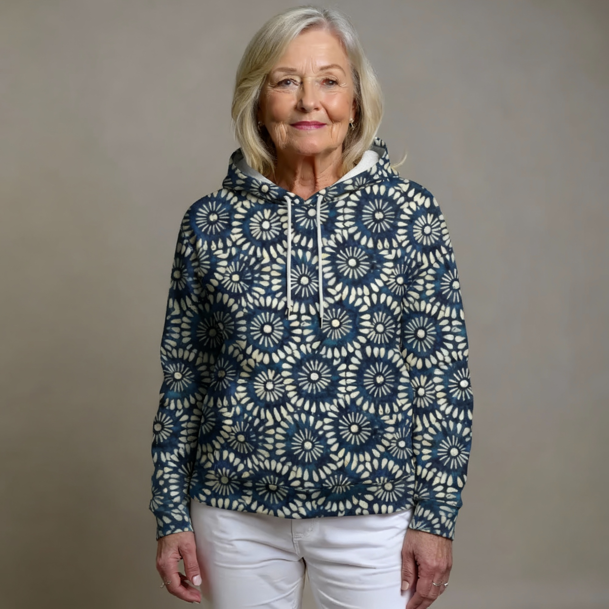 Emma - Camiseta clásica con capucha