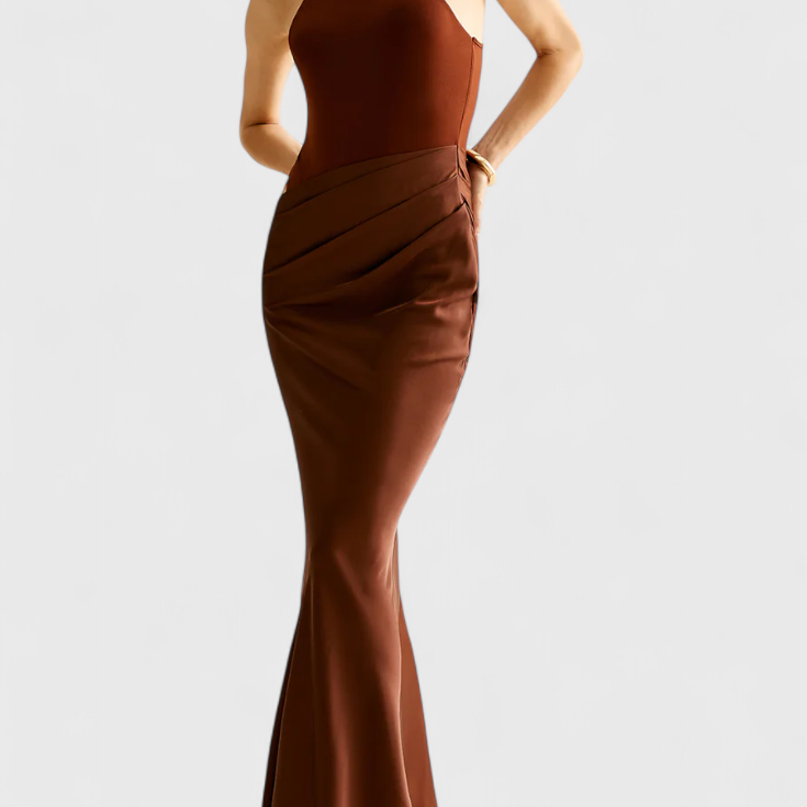 Vestido Maxi Leona con Estilo de Top de Tirantes y Silueta Alargada