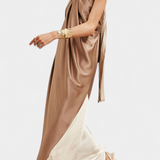Vestido Petra Maxi con Corte Irregular y Espalda Descubierta