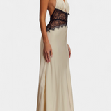 Vestido Largo Martina con Escote Halter y Cintura de Encaje Transparente