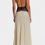 Vestido Largo Martina con Escote Halter y Cintura de Encaje Transparente
