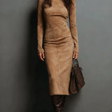 Marcelle Luxe™ | Vestido Midi de Cuello Alto en Ante